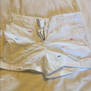 Vineyard Vines White Shorts with Multicolor Embroidery